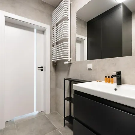 Okecie Modern Διαμέρισμα *