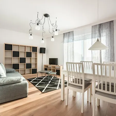 Okecie Modern Βαρσοβία