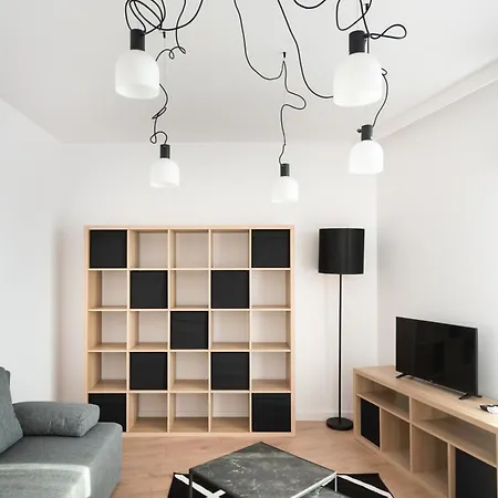 Okecie Modern * Βαρσοβία
