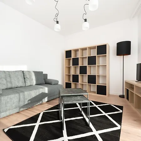 Okecie Modern Διαμέρισμα